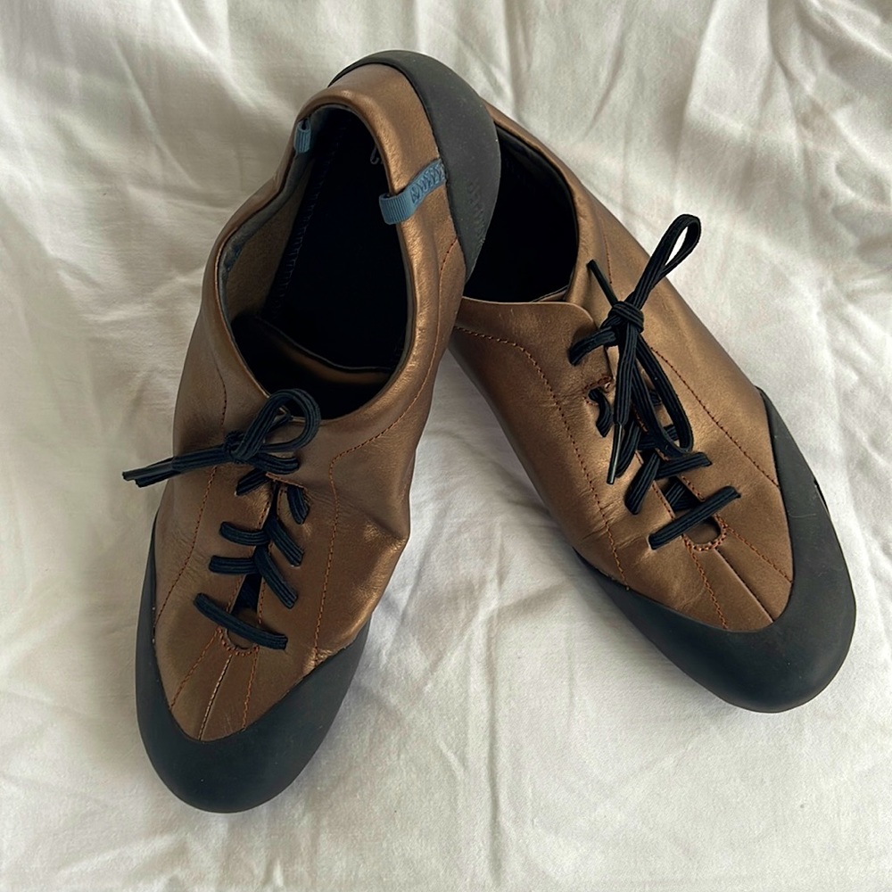 CAMPER Peu Senda Shoes. Size 42 (11).  Metallic bronze with black accents.